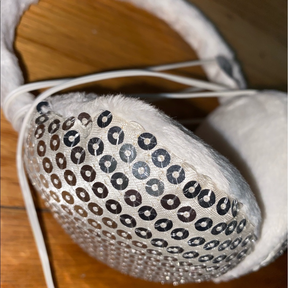 Earmuff Headphones